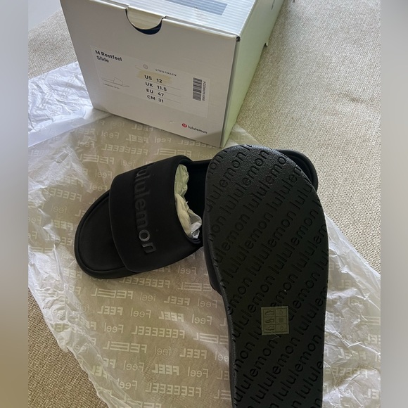 Lululemon restfeel slide - Picture 3 of 5